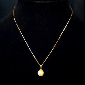 14k Gold Pearl And Sapphire Pendant With Necklace